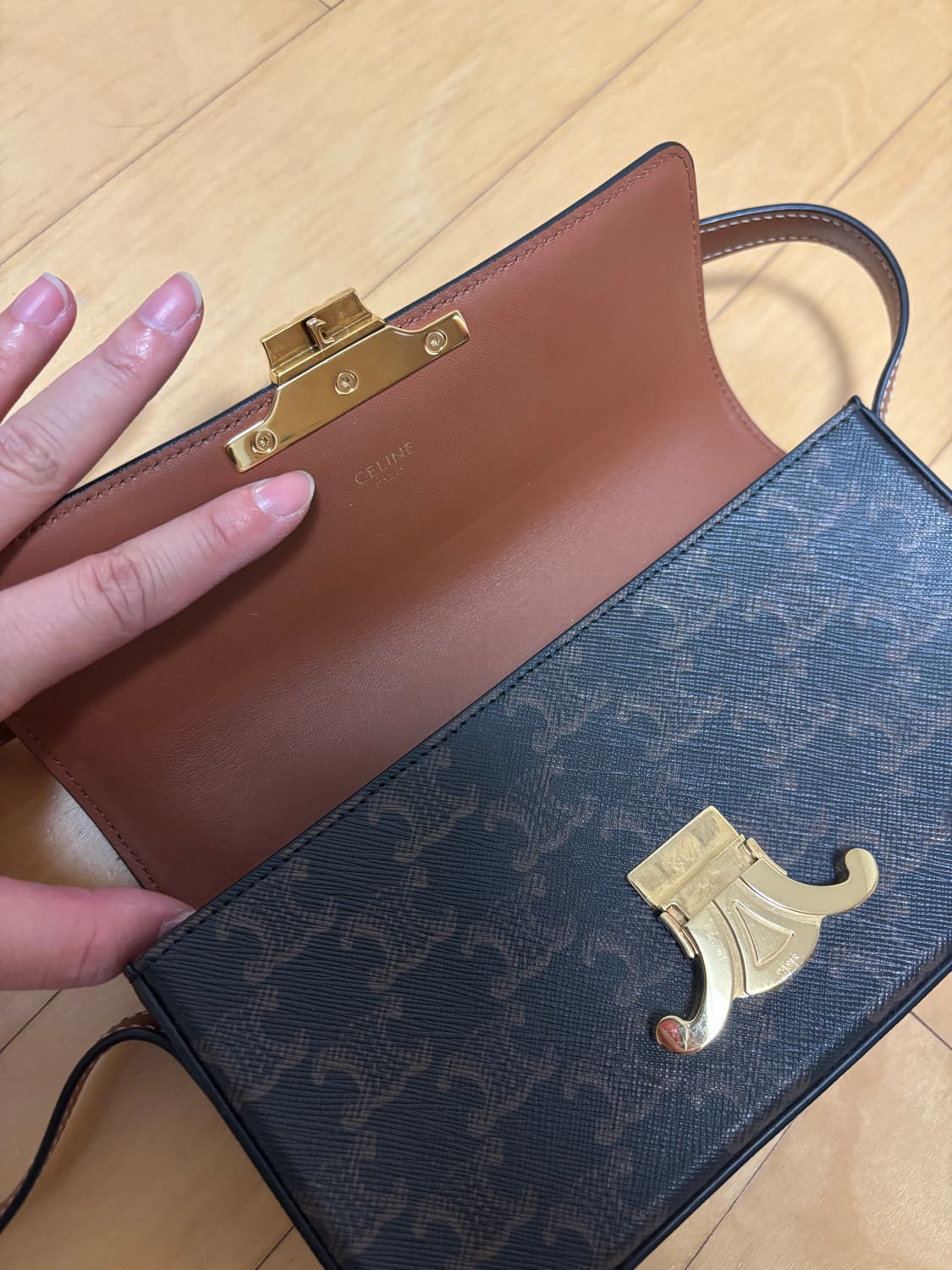 Celine 셀린느 트리옹프 숄더백 상품이미지3