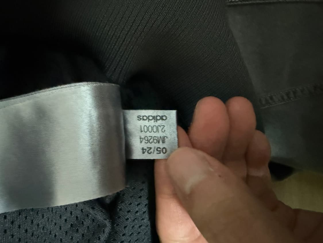 아디다스 아딜레늄2 워시드 봄버 자켓 L 사이즈 판매합니다. 상품이미지7