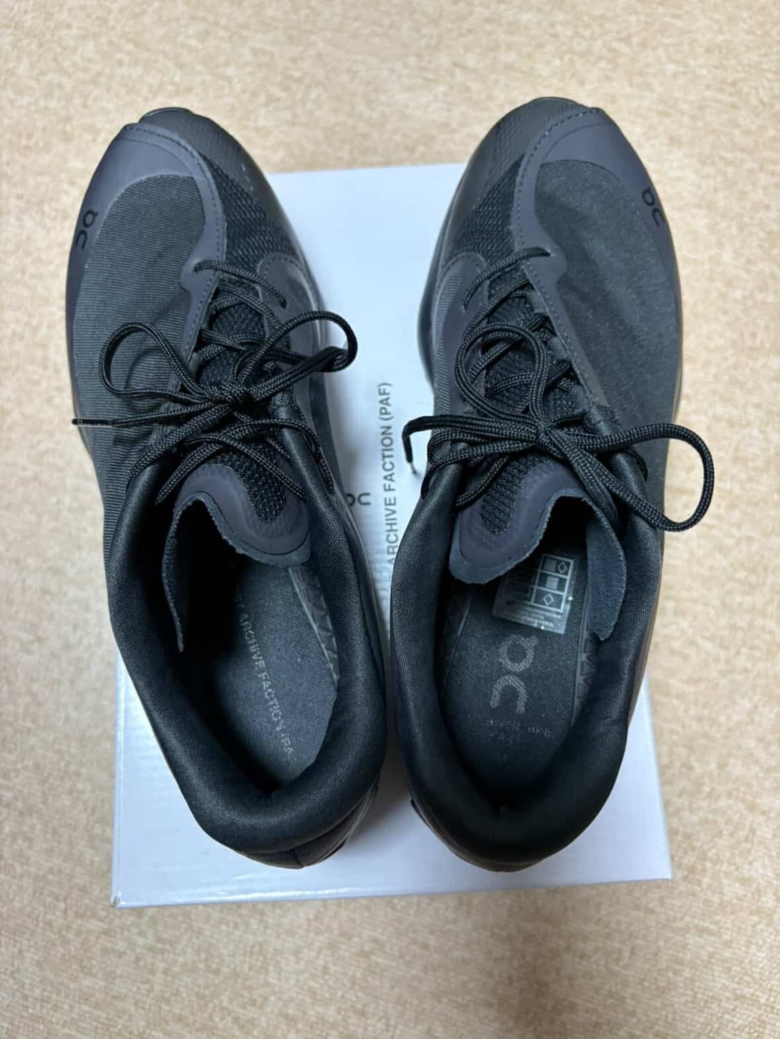 온 러닝 x 포스트 아카이브 팩션 (파프) 클라우드벤쳐 피크 올 블랙 상품이미지4