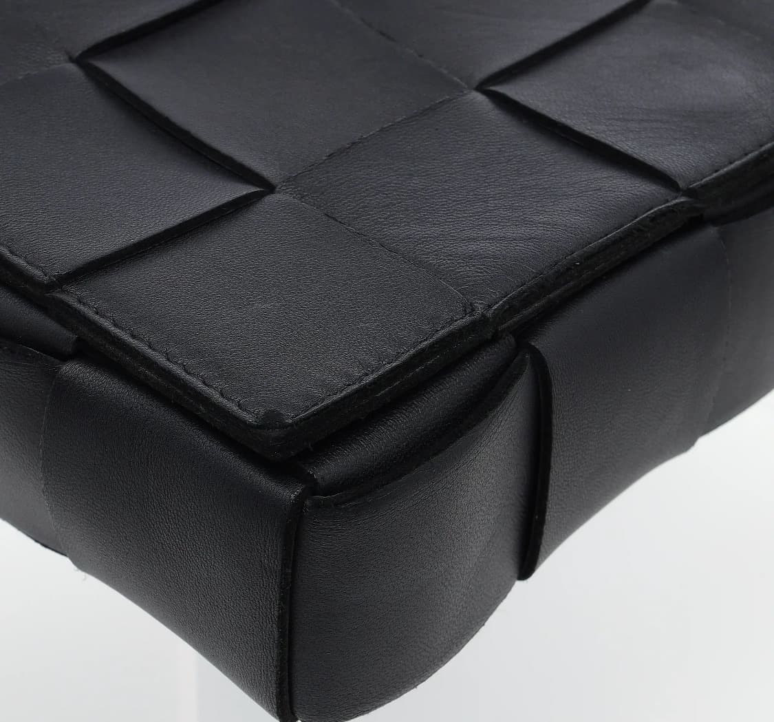 [S급] 보테가베네타 레더 카세트백 판매합니다!!! 상품이미지5