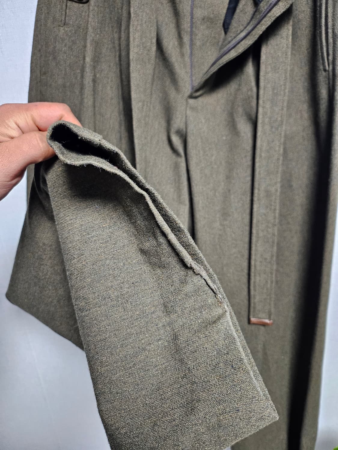 [M]렉토 벨트 디테일 팬츠 카키 상품이미지2