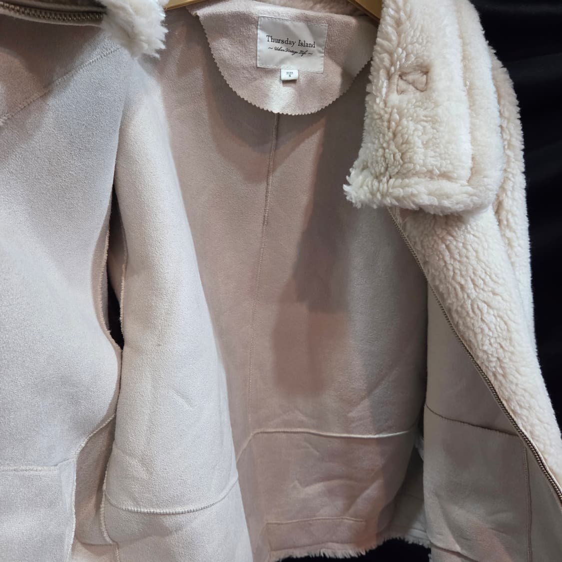 써스데이아일랜드 양모 블랜딩 무스탕 뽀글이 자켓 상품이미지6