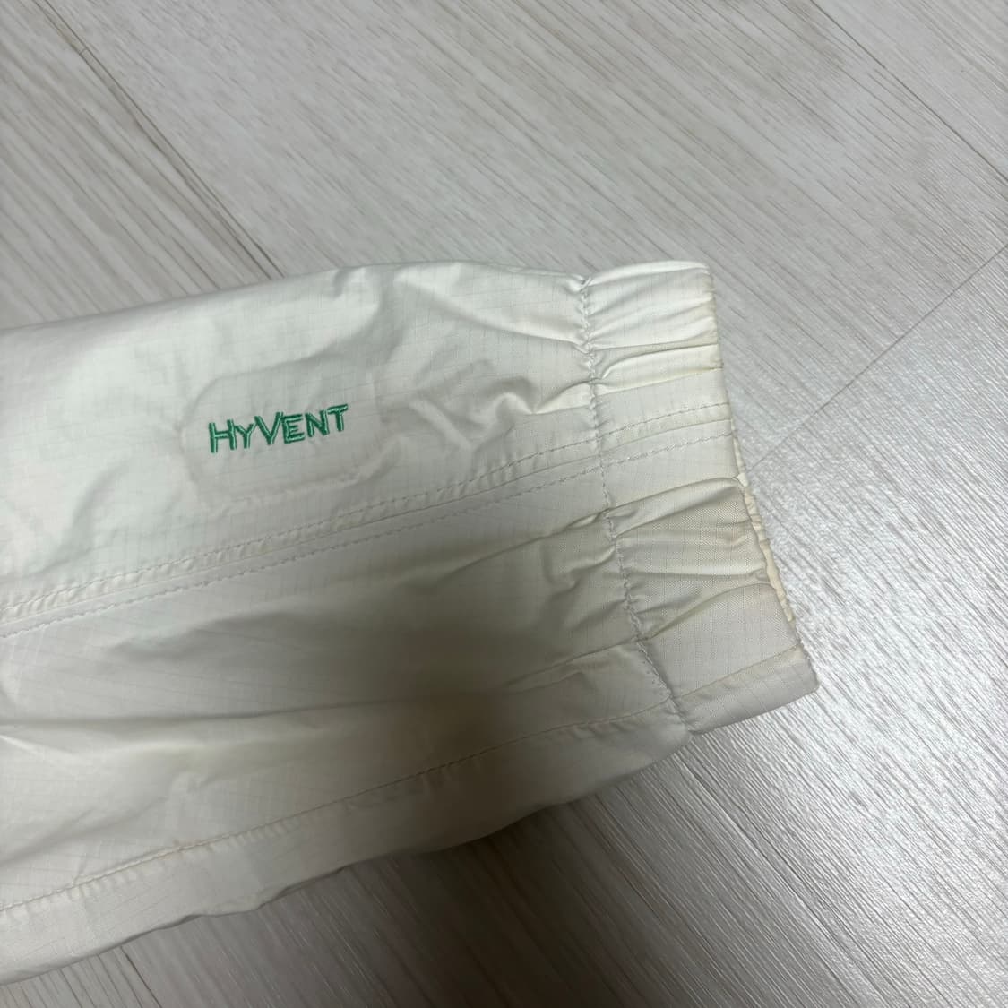 노스페이스 아이보리 바람막이 팝니다  상품이미지6