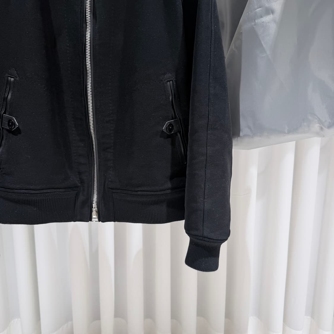 (A+/52) / 톰포드 리브드 레더 블루종 봄버 자켓 블랙 상품이미지4