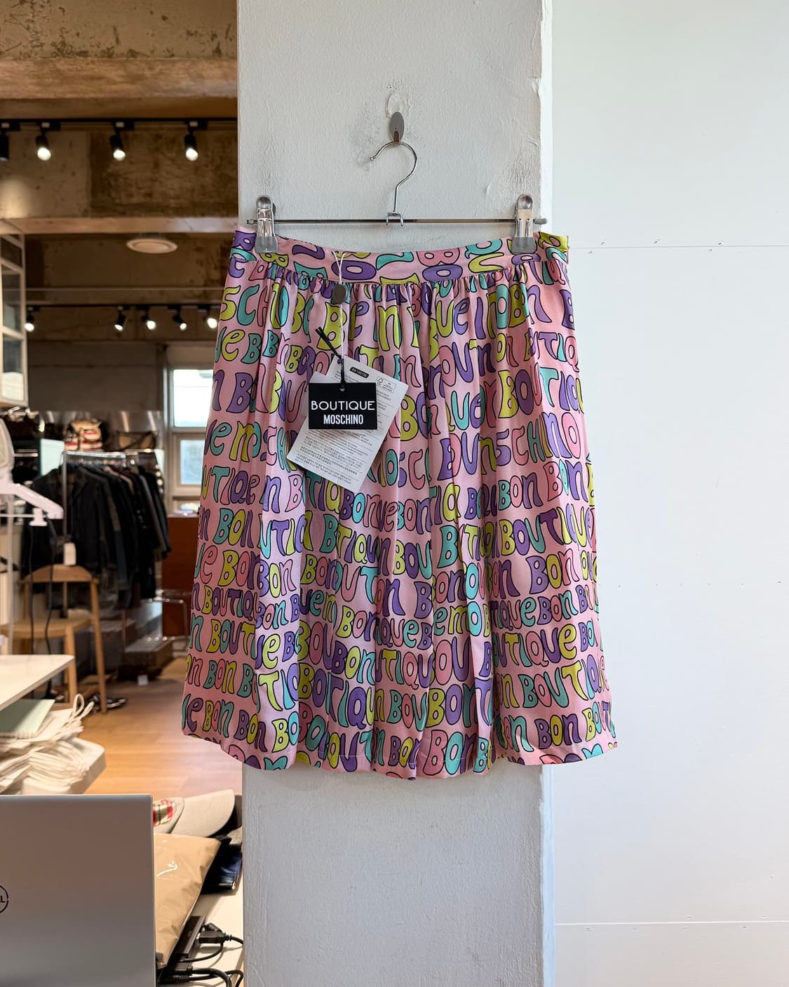 모스키노 부티크 핑크 로고 패턴 실크 핀턱 스커트 상품이미지2