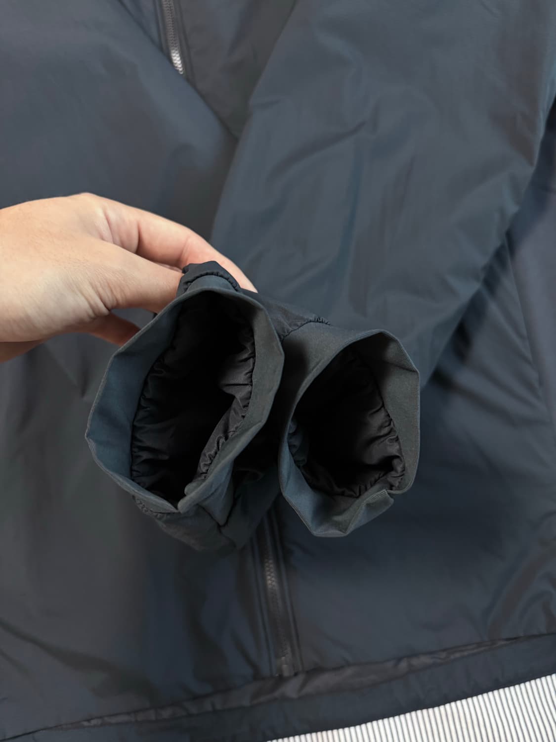 (새상품급) 아크테릭스 아톰 후디 블랙 사파이어 상품이미지8