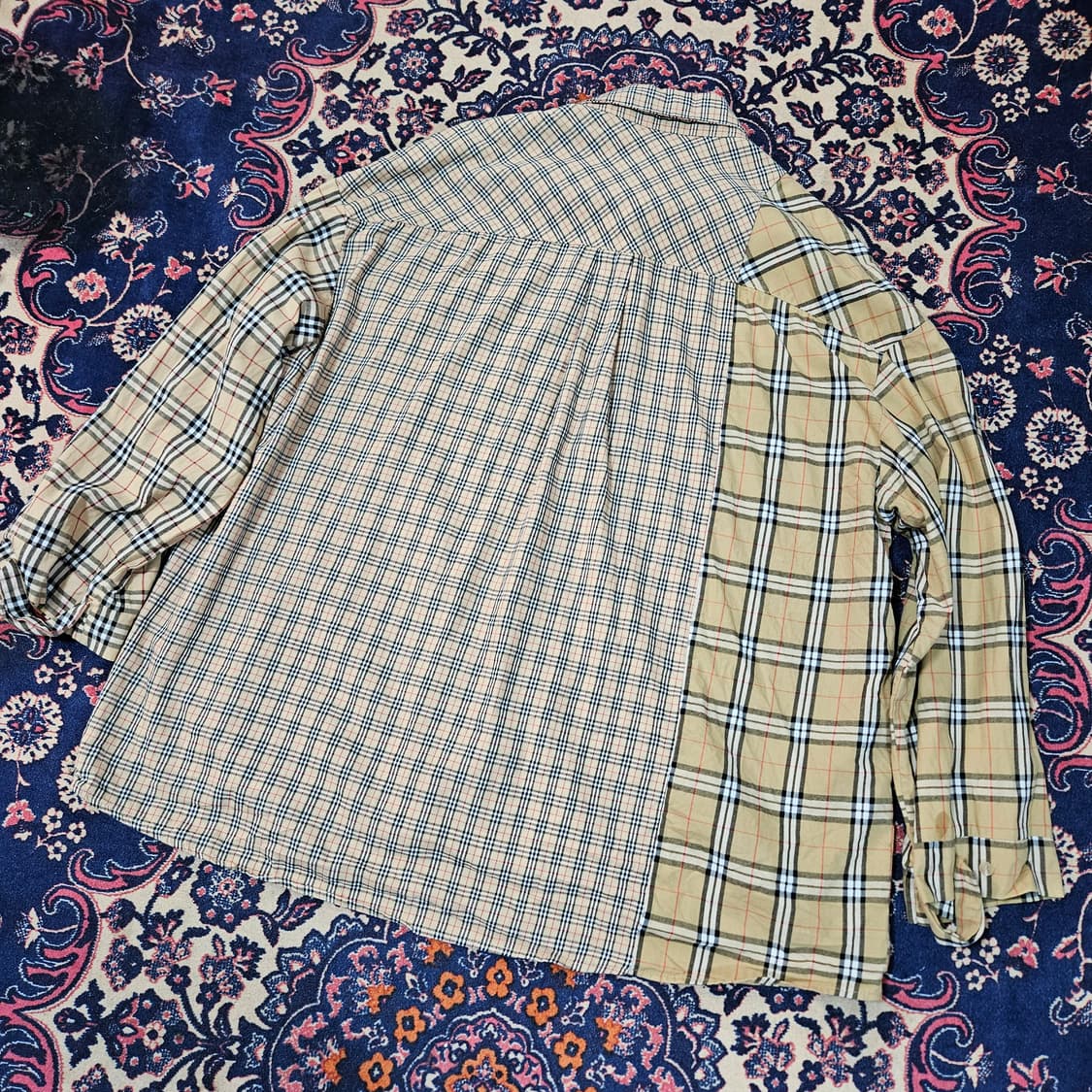 아조바이아조 베이지 체크 믹스 박시핏 셔츠 Free 상품이미지2