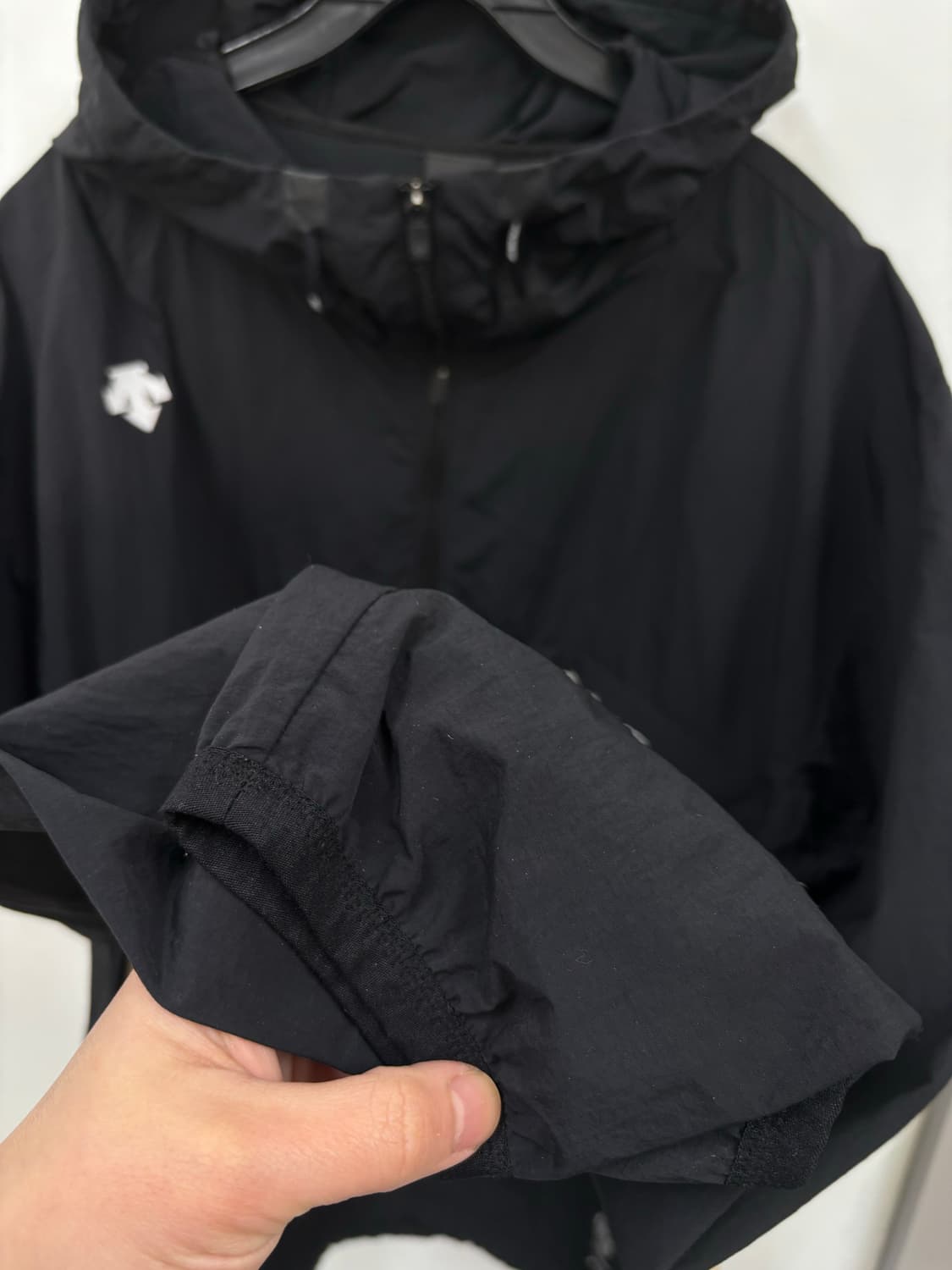 데상트 후드 아노락자켓 상품이미지4