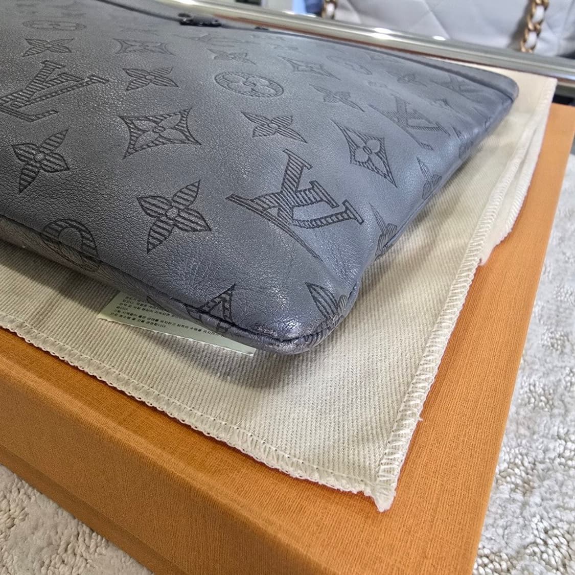 [정품/중고] 루이비통 포쉐트 디스커버리 모노그램 쉐도우 클러치 상품이미지5