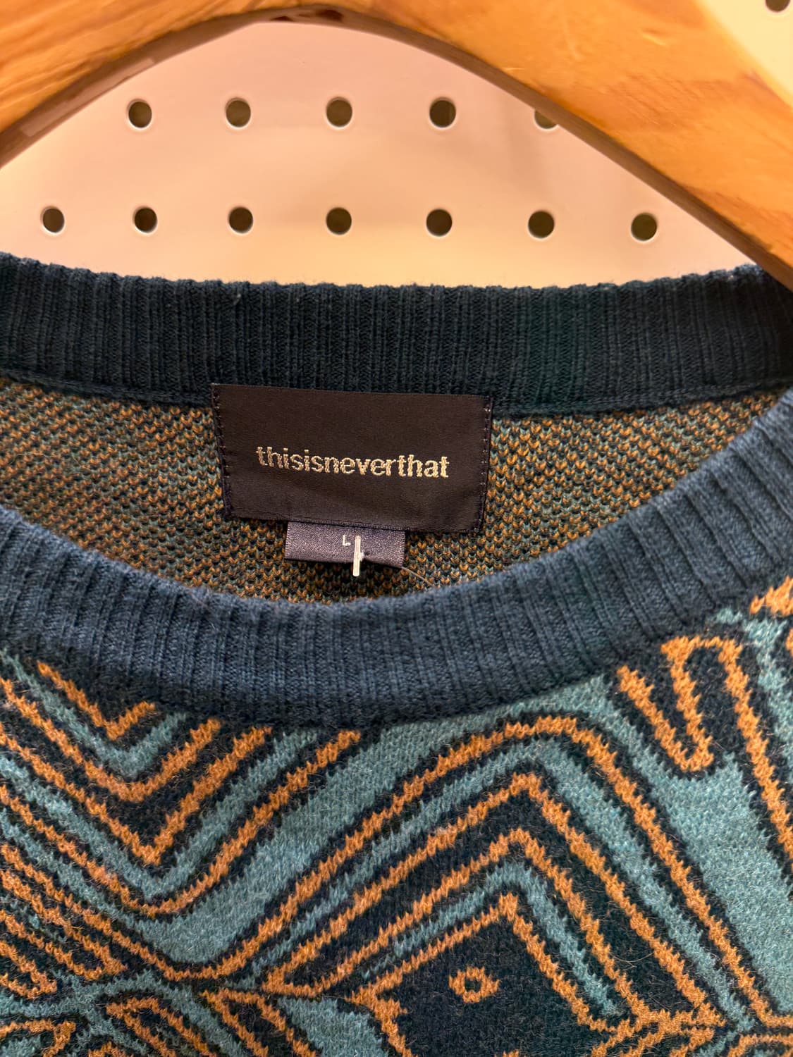 디스이즈네버댓 스몰로고 패턴 니트 U150 상품이미지4