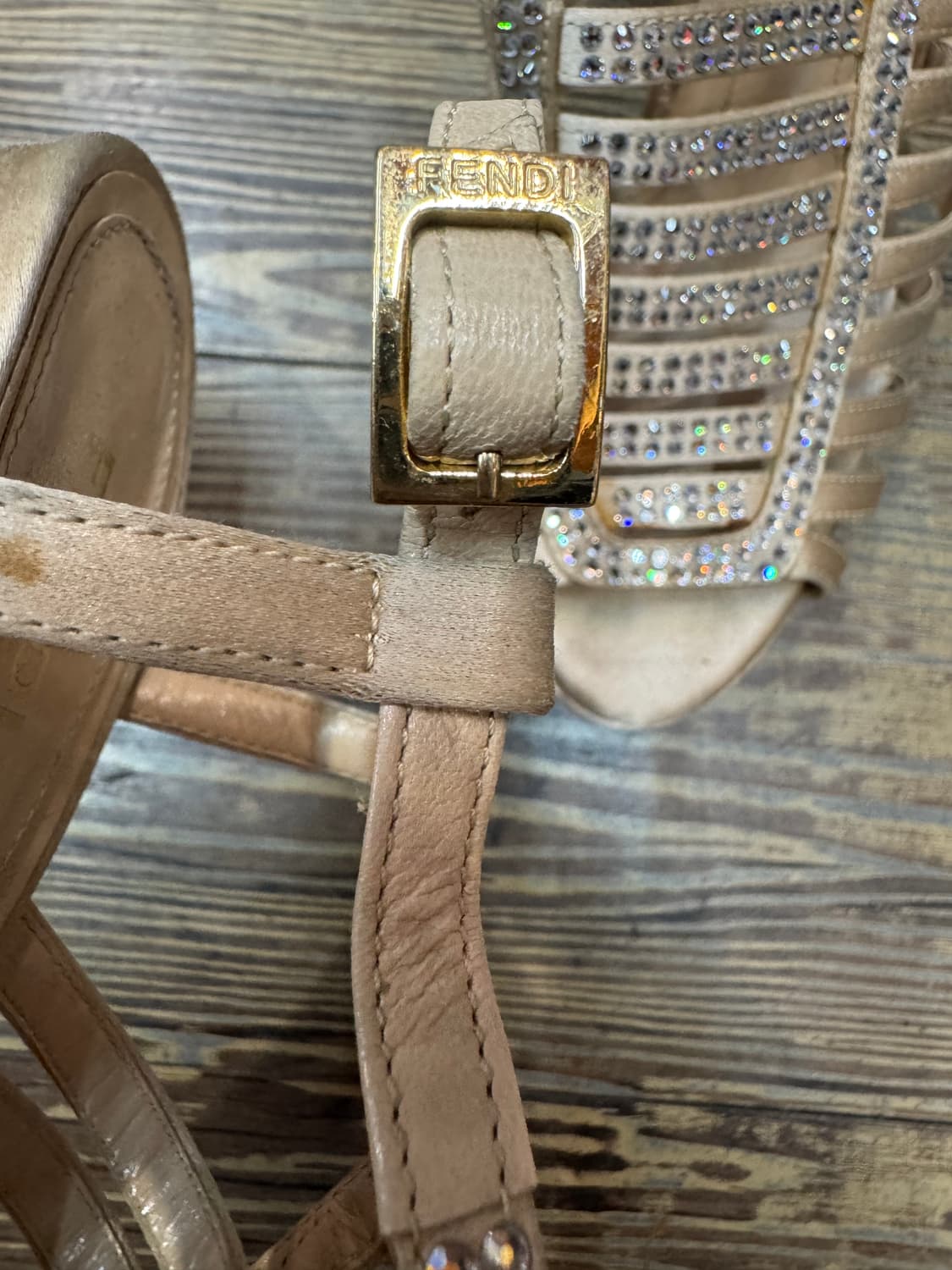 펜디 크리스탈 샴페인 골드 스트랩 샌들힐230 상품이미지6