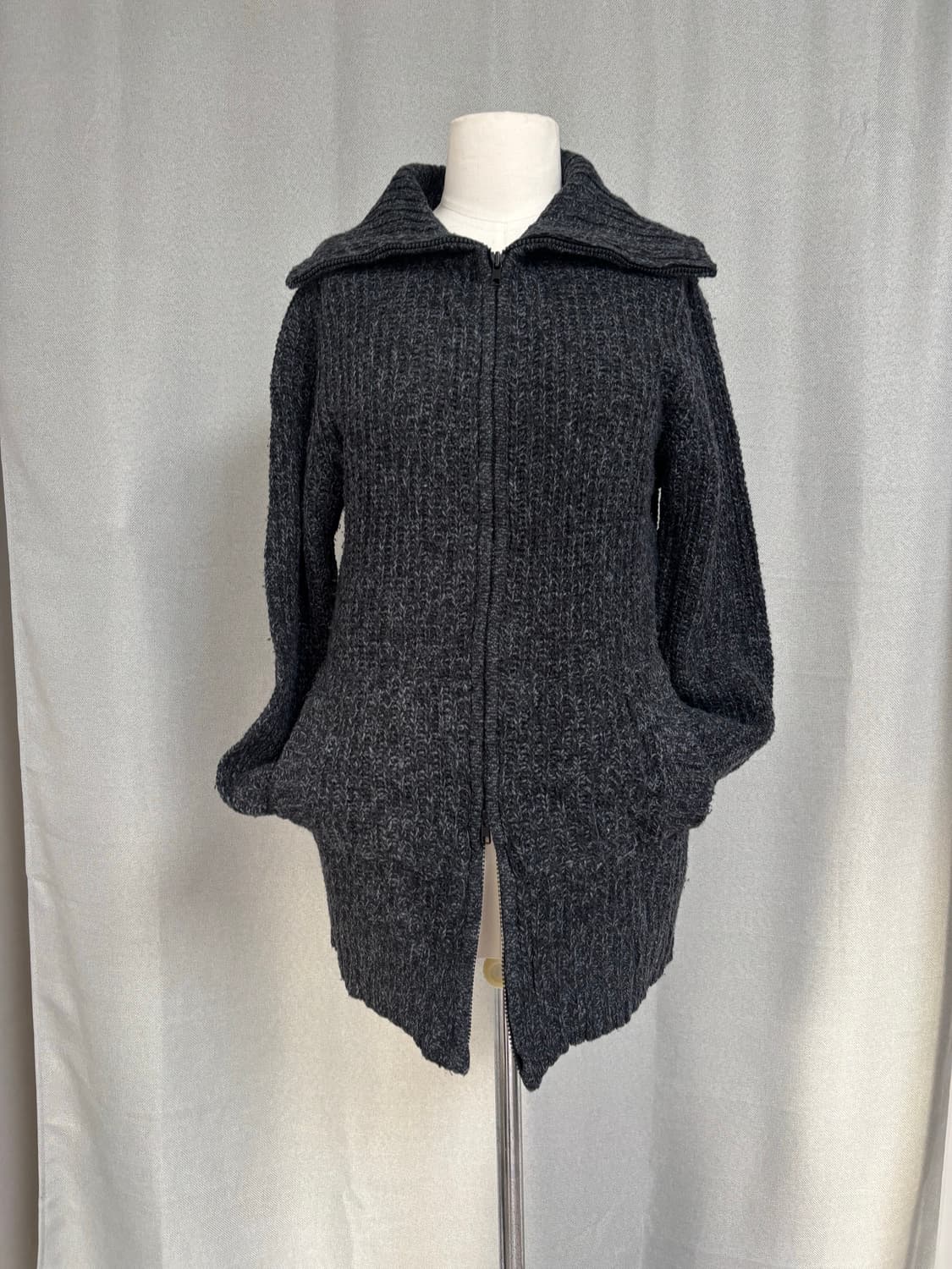 Dip Drops 투웨이 챠콜 니트 집업 상품이미지6