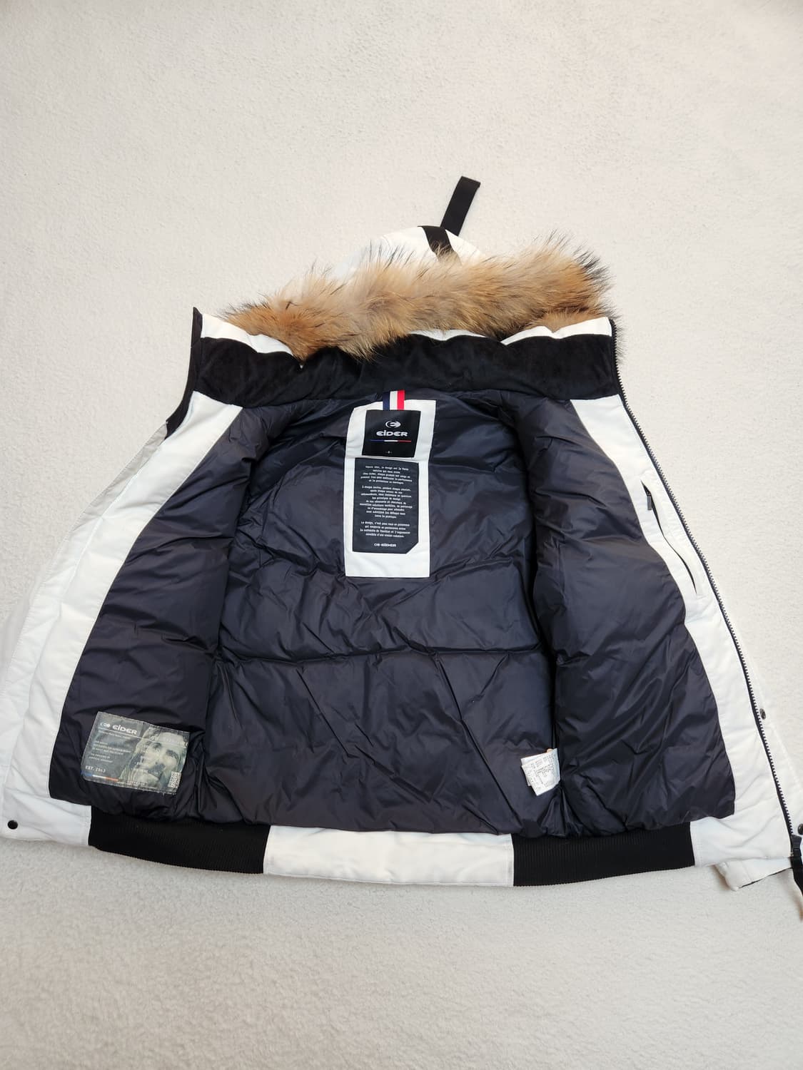 아이더 스투키 화이트 패딩 S 상품이미지4