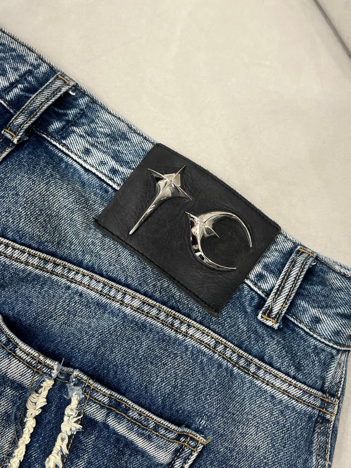 떠그클럽 Tribal denim pants 팔아요 상품이미지5