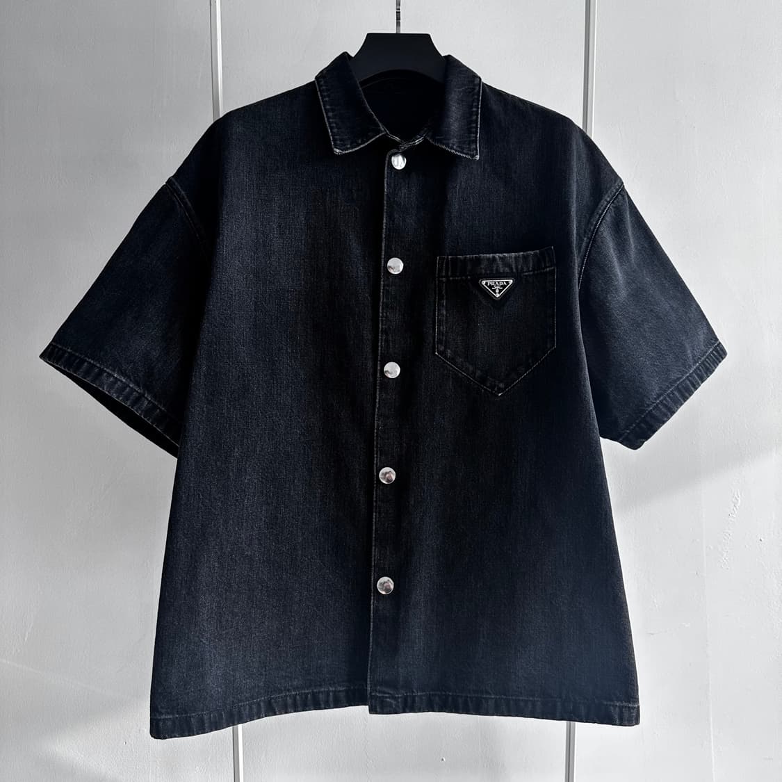 프라다 블랙 데님 반팔 셔츠 자켓 / 2XL 상품이미지1