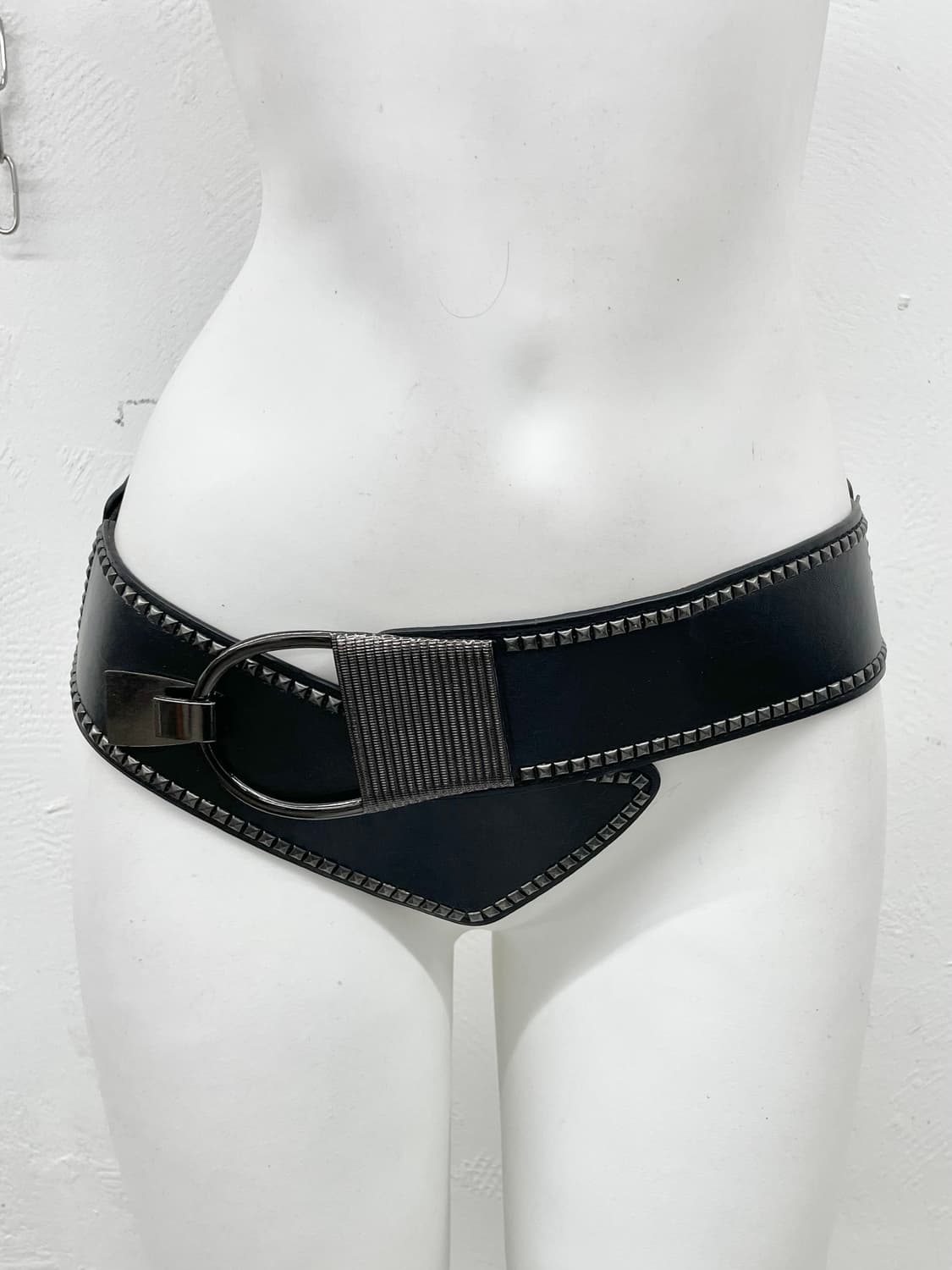 락시크 스터드 와이드 버클 벨트 상품이미지1