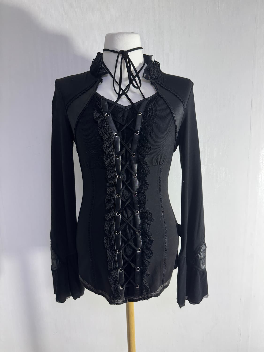 Ozz croce 레이스업 고딕 롱슬리브 탑  상품이미지3