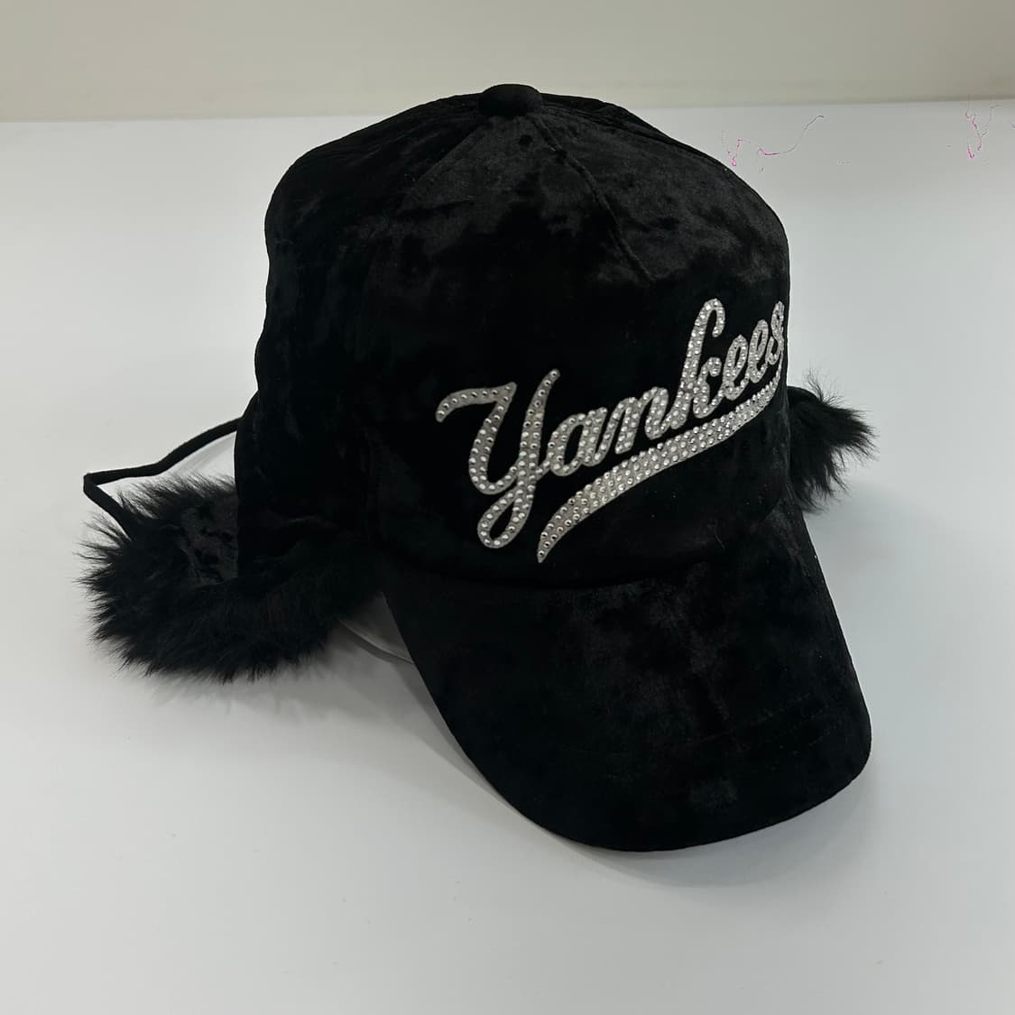 Mlb 엠엘비 양키스 큐빅 로고 벨벳 퍼 캡 상품이미지4
