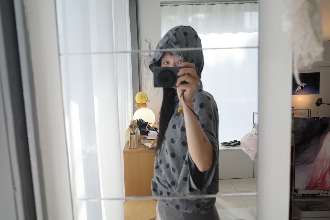 Dot transformed hoodie 상품이미지3