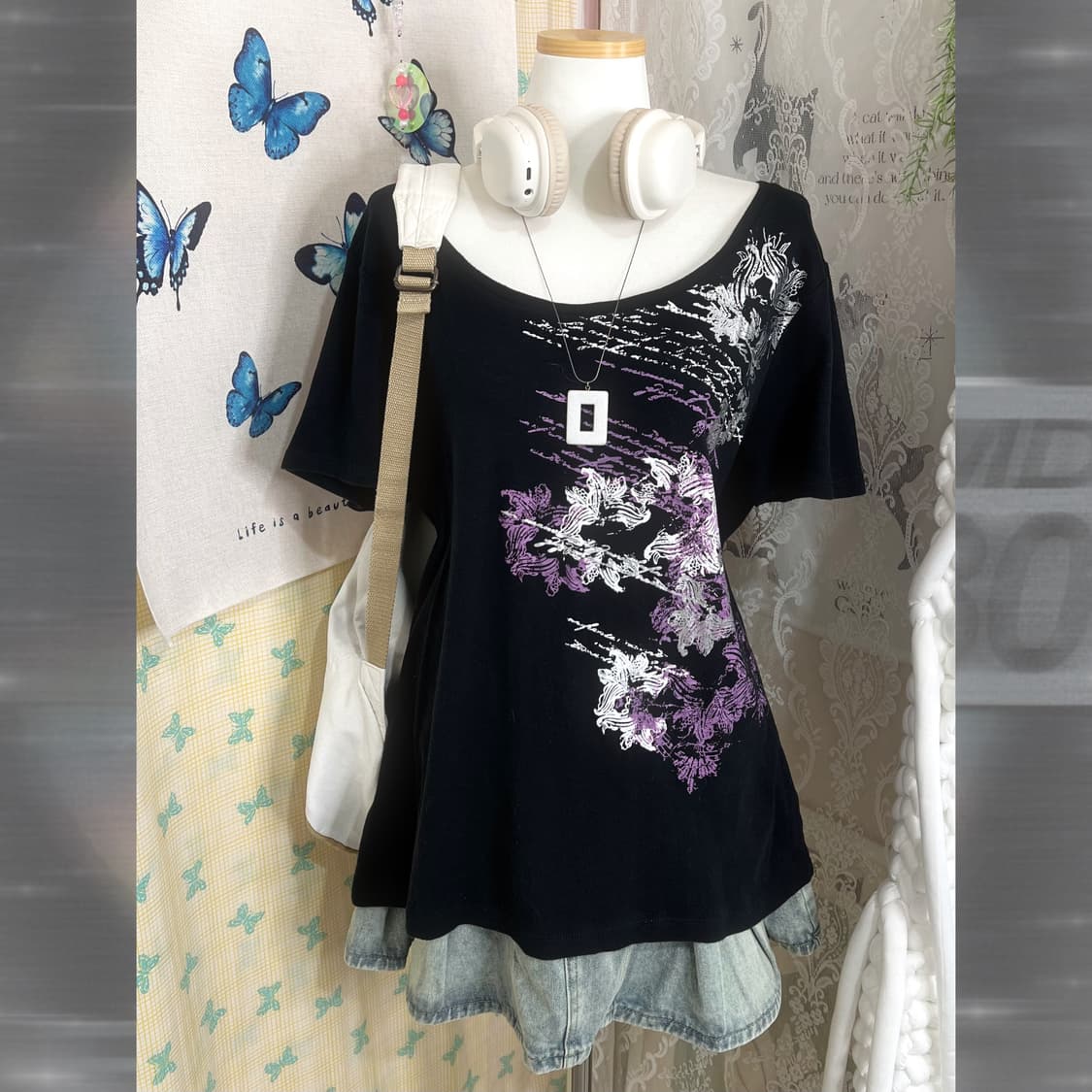 블랙 와이드넥 프린팅 반팔 티셔츠 상품이미지3