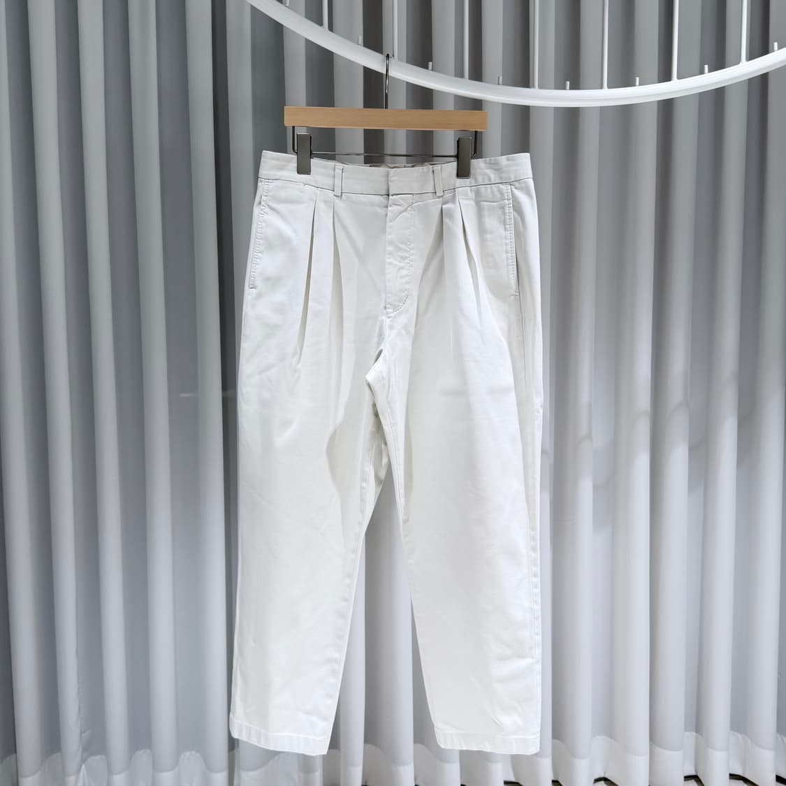(A+/52) / 로로피아나 플리츠 코튼 데님 팬츠 아이보리 상품이미지1