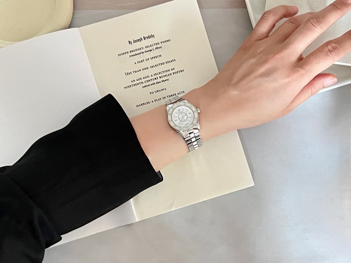 Christian Dior 화이트 크리스탈 디올 여성 시계 상품이미지9