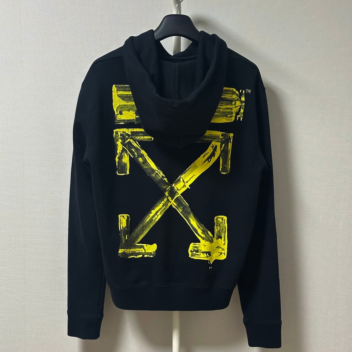 [L] 오프화이트 아크릴 애로우 후드티 블랙 상품이미지1