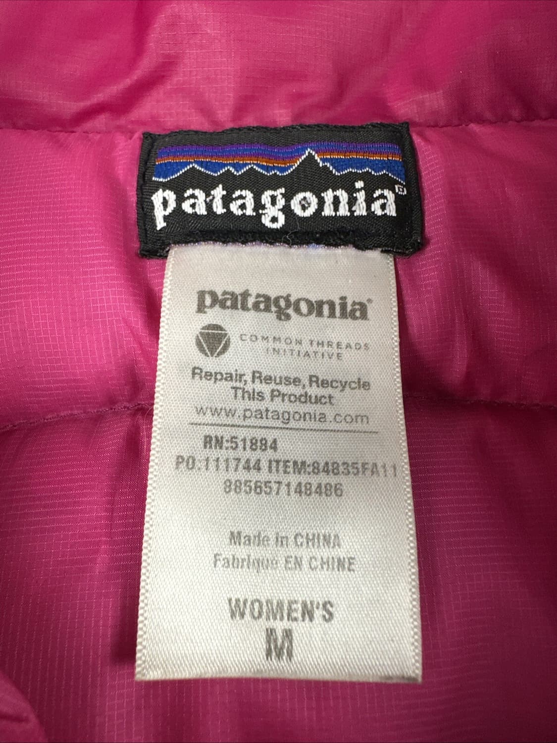 파타고니아 구스 다운 경량패딩 마젠타 상품이미지5