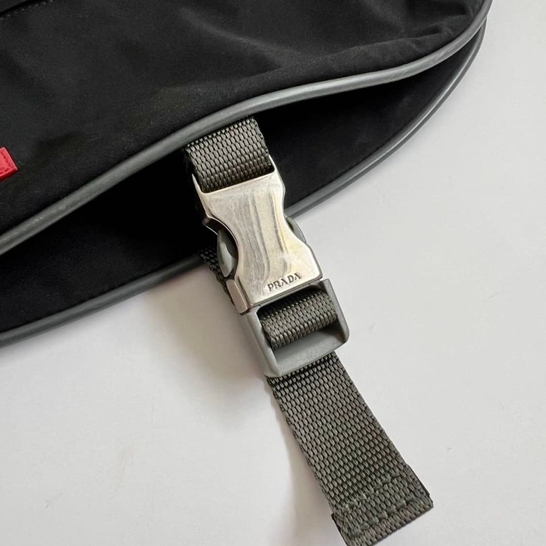 1999‘s Prada sport Archive Cross bag 상품이미지7