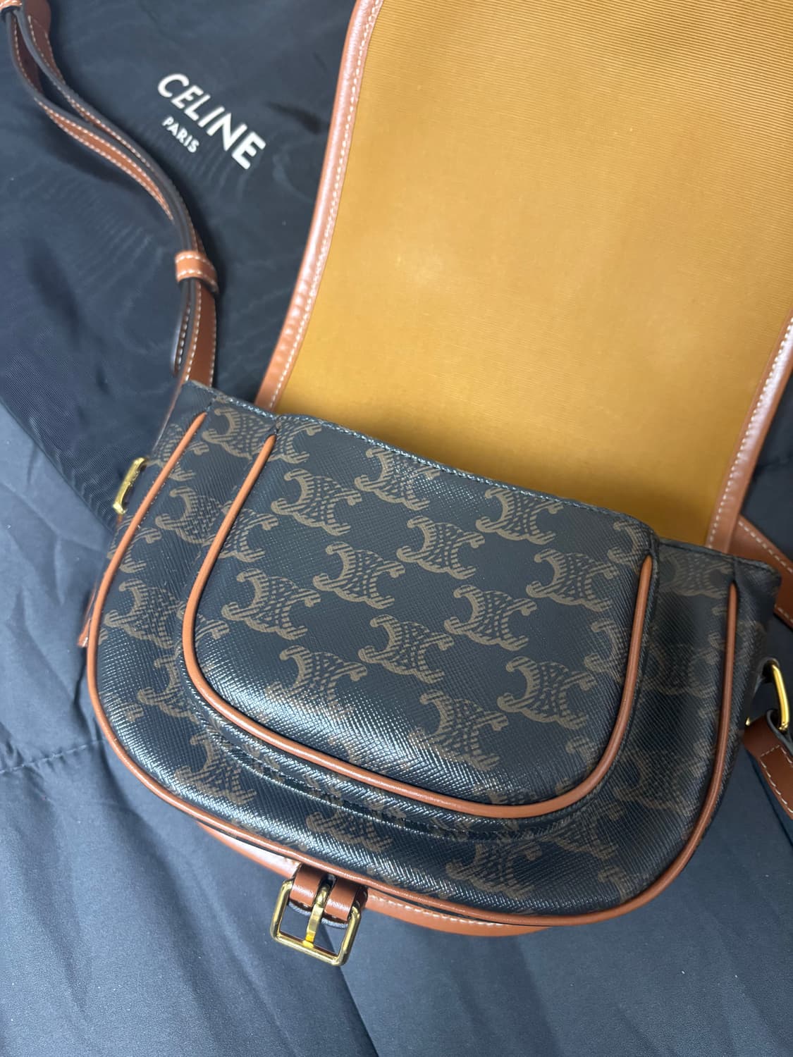 셀린느 트레오페 크로스백 상품이미지8