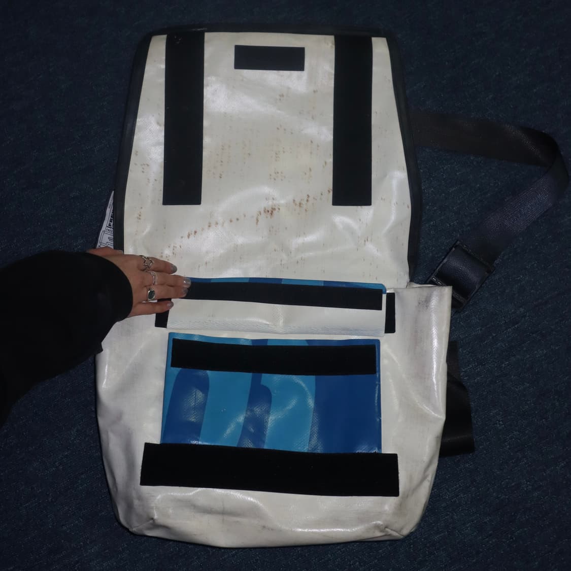 프라이탁 드라그넷 화이트&블루 상품이미지5