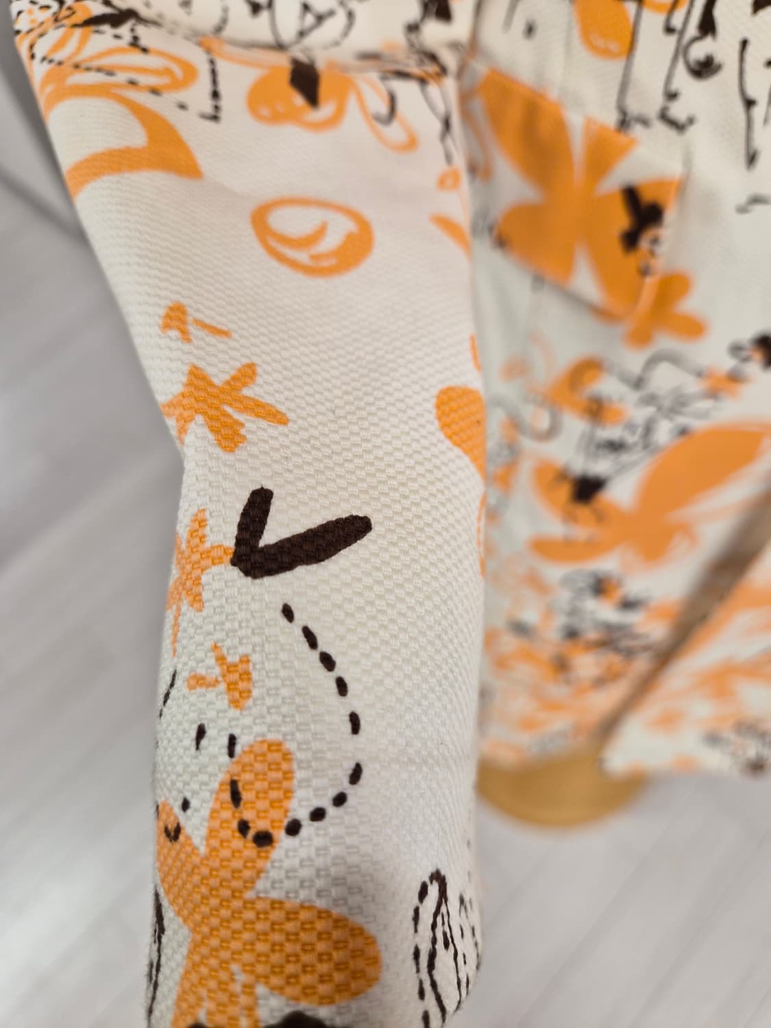 새상품 정품 손정완(SON JUNG WAN) 비즈 아트 드로잉 롱 자켓  상품이미지3