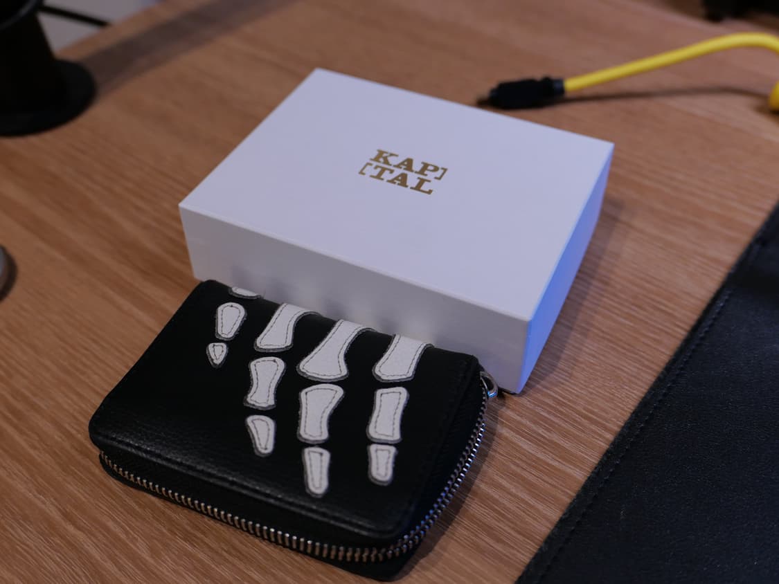 캐피탈 떰즈 업 본 핸드 집 미니 지갑 블랙 상품이미지5