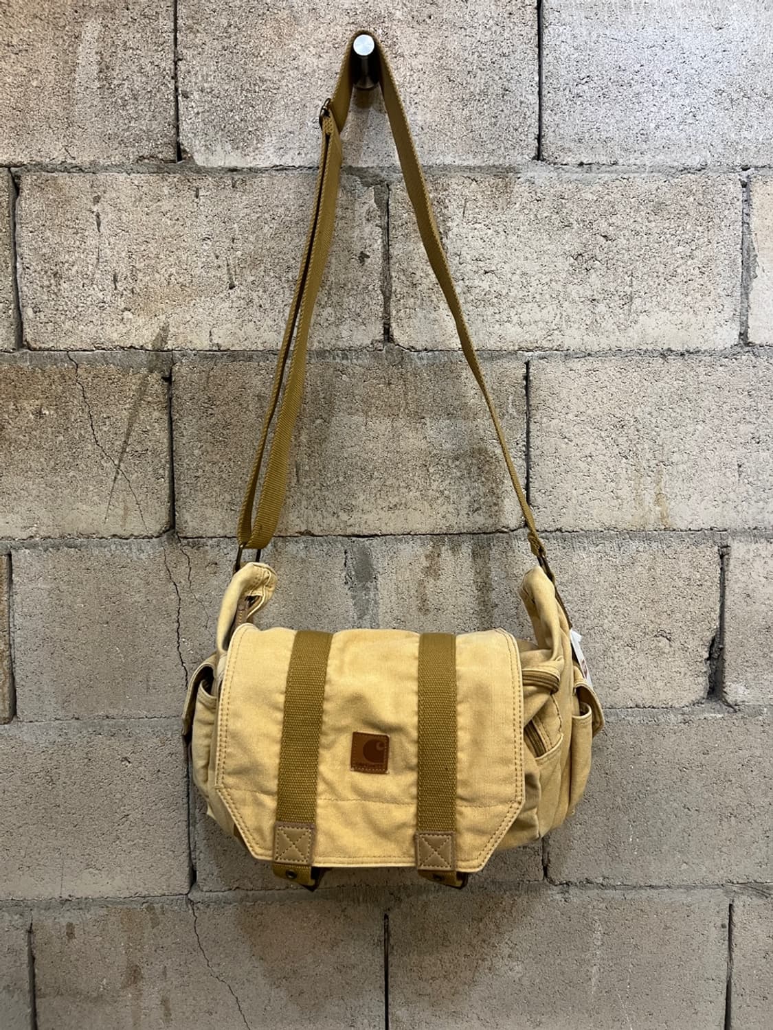 칼하트 캔버스 메신저 백 상품이미지1