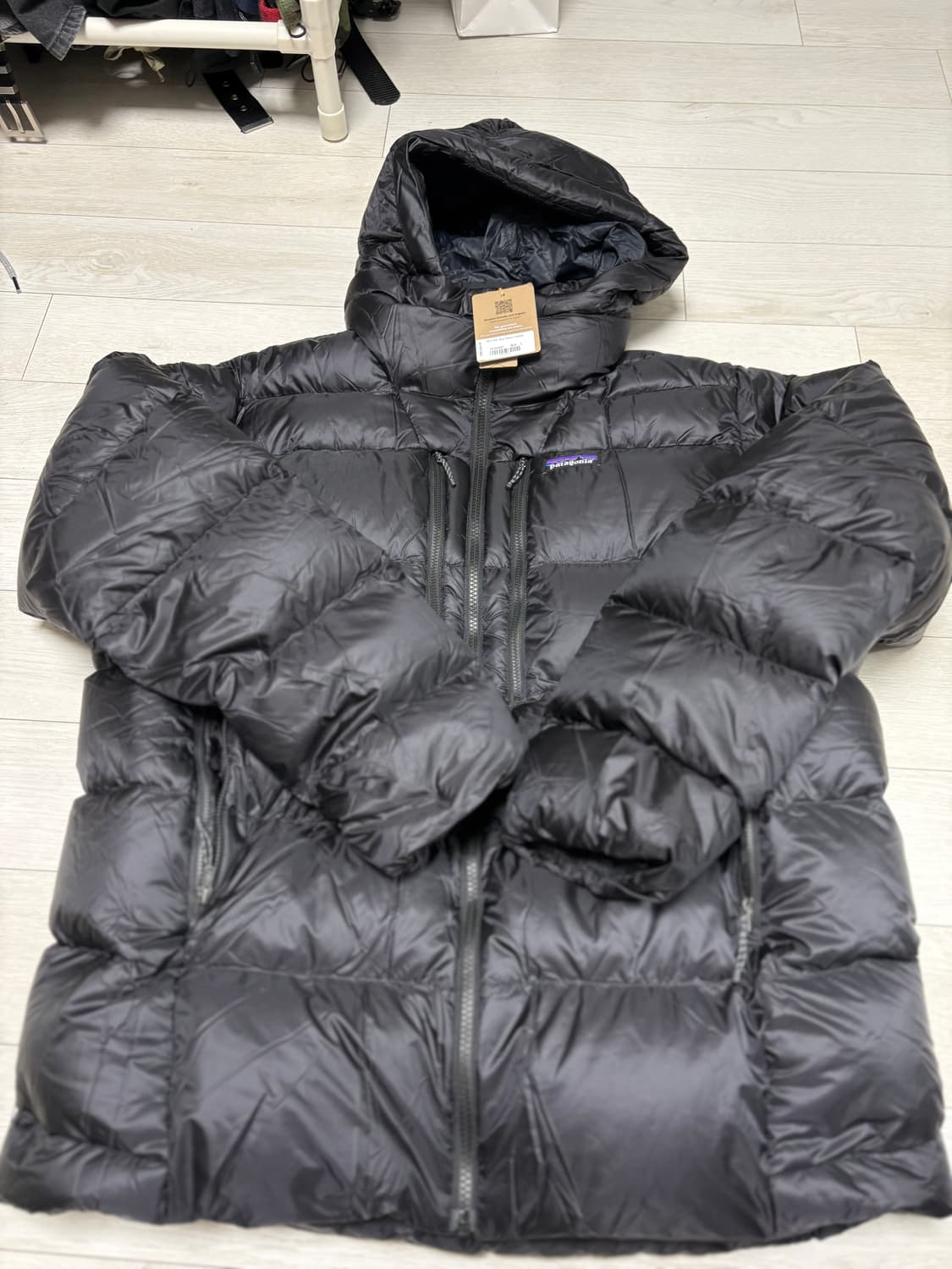 [L] 새상품 파타고니아 피츠로이 다운 후디 블랙 상품이미지3