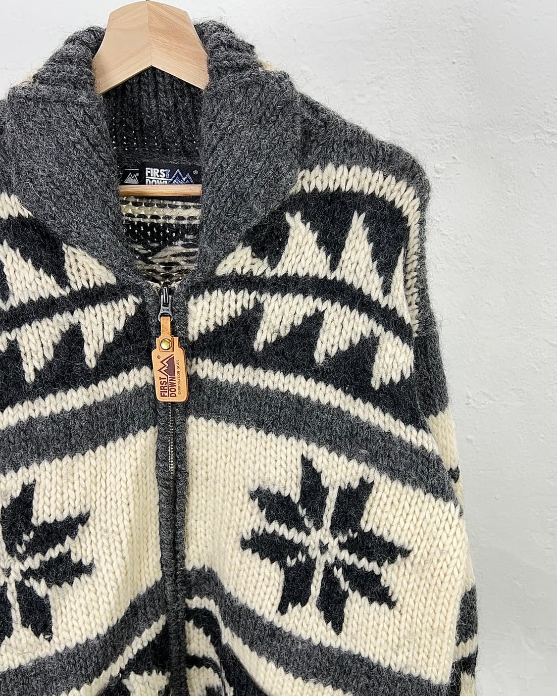 퍼스트 다운 카우보이 헤비 울 숄 카라 니트 코위찬 상품이미지3