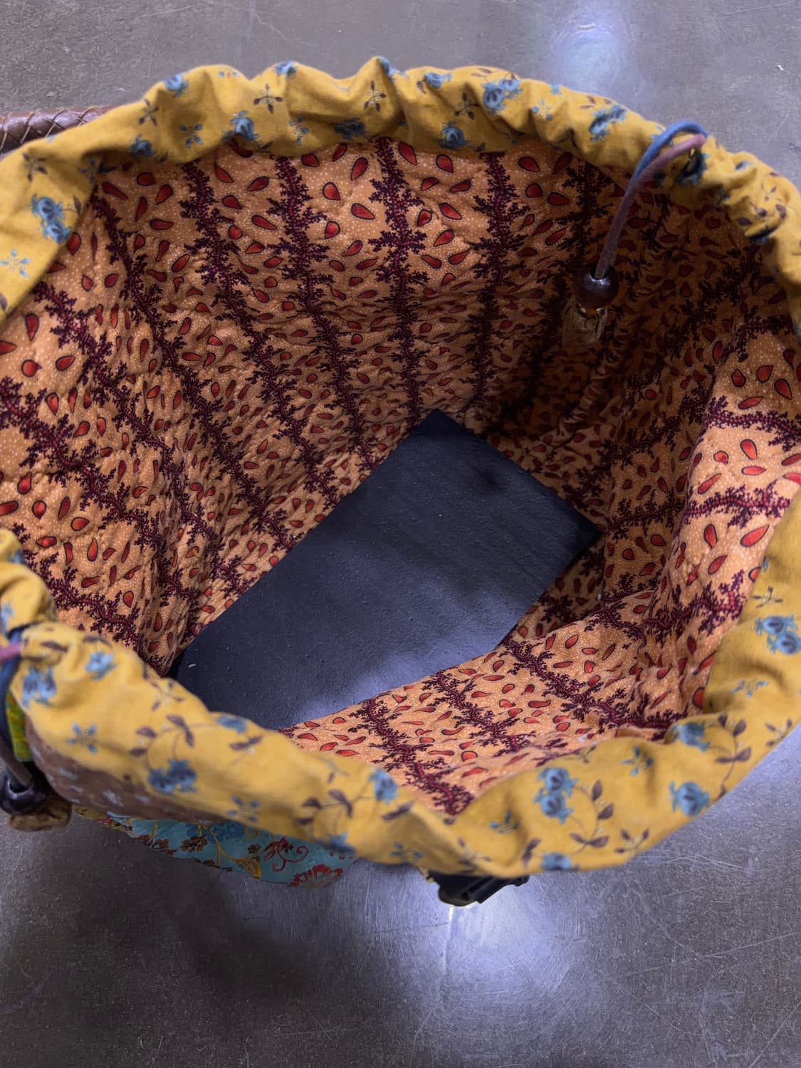 패치워크 플라워 퀼팅 핸드메이드 레더 배색 토트백 상품이미지7