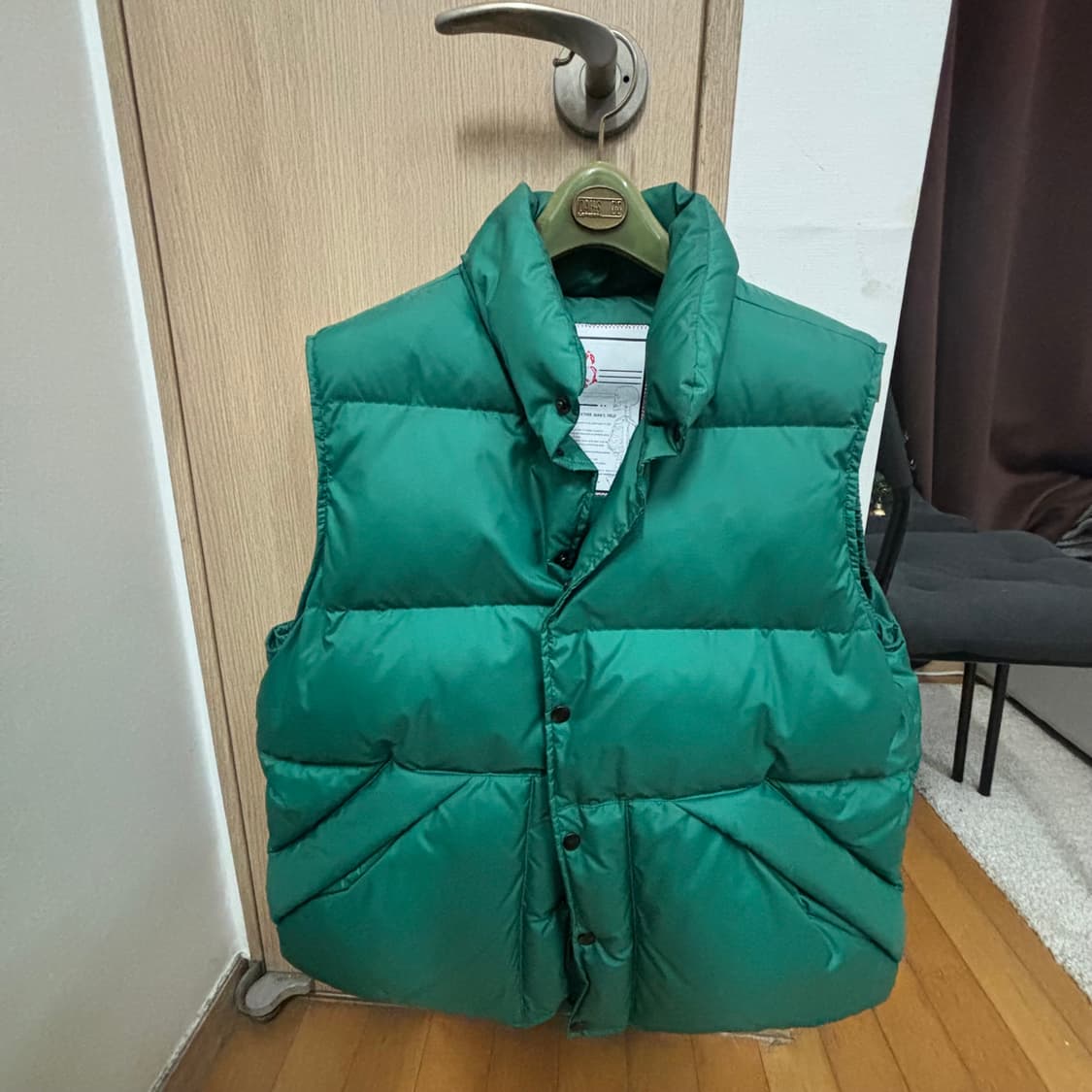 블랙아웃 패딩 베스트 그린 M 상품이미지1