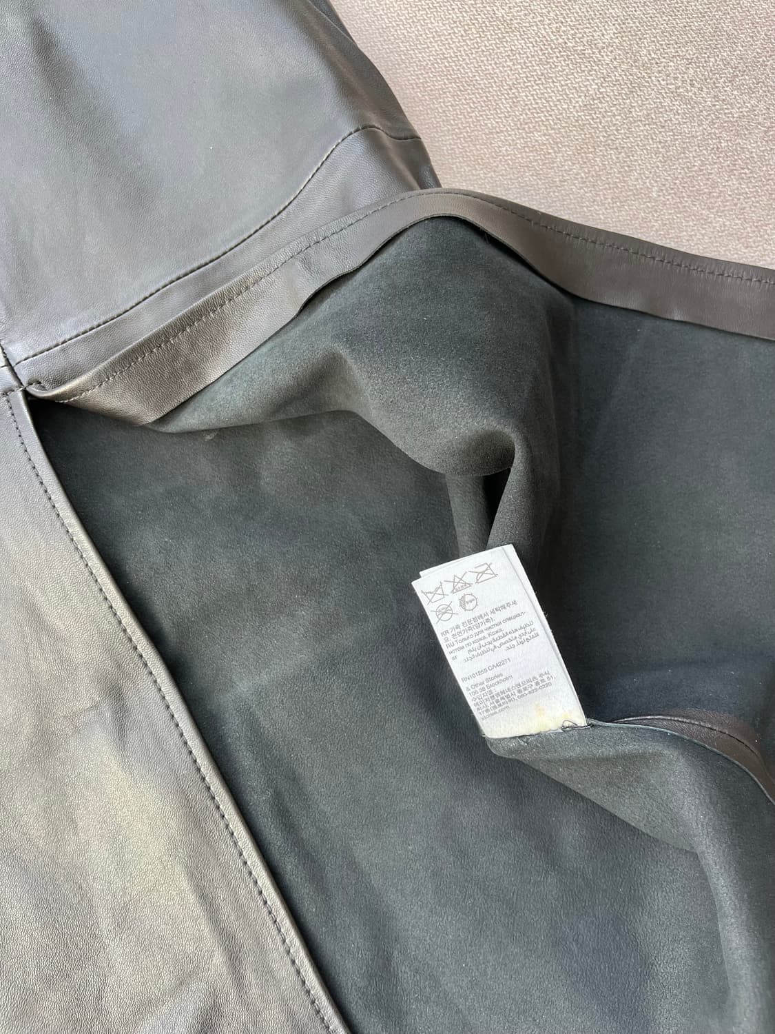 [새상품] & Other Stories 천연가죽 펜슬스커트 44/55 상품이미지6