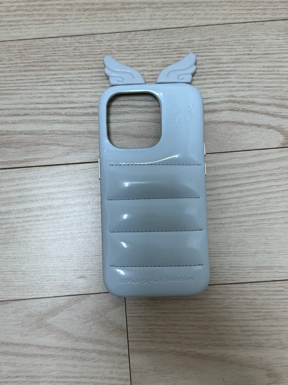 어반소피스티케이션 아이폰 15프로 날개 케이스 상품이미지2