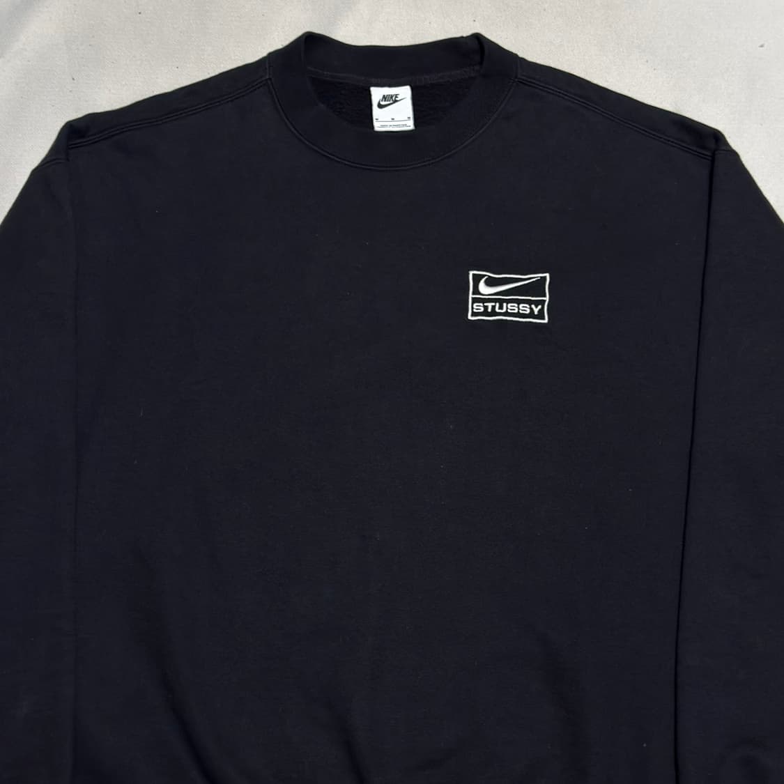 M 나이키 X 스투시 블랙 기모 맨투맨 상품이미지1