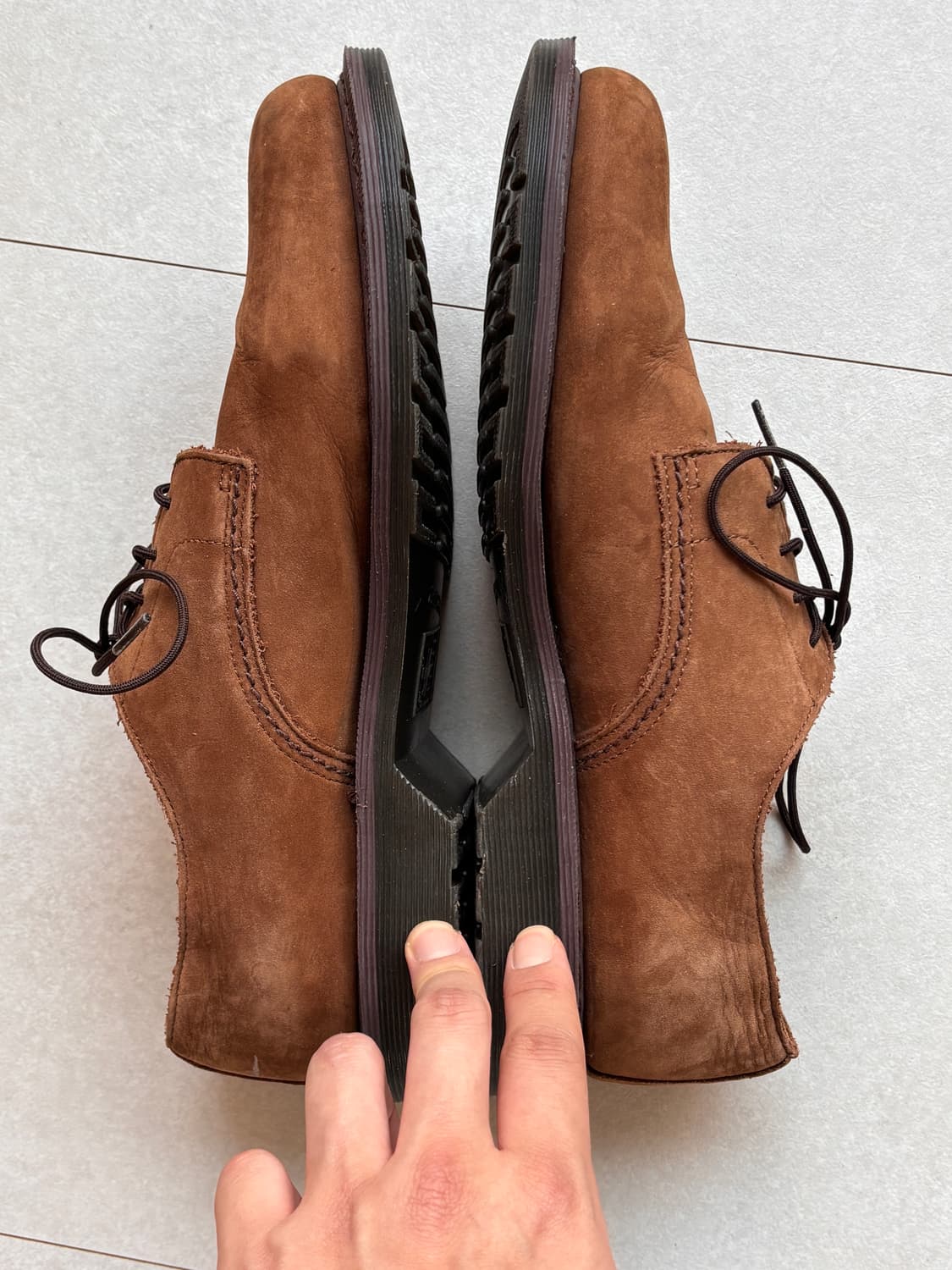 Dr.Martens OCTAVIUS 브라운 누벅 더비슈즈 상품이미지3