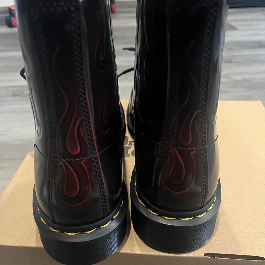 닥터마틴 1460 인페르노 8홀 부츠 체리 레드 280 상품이미지3