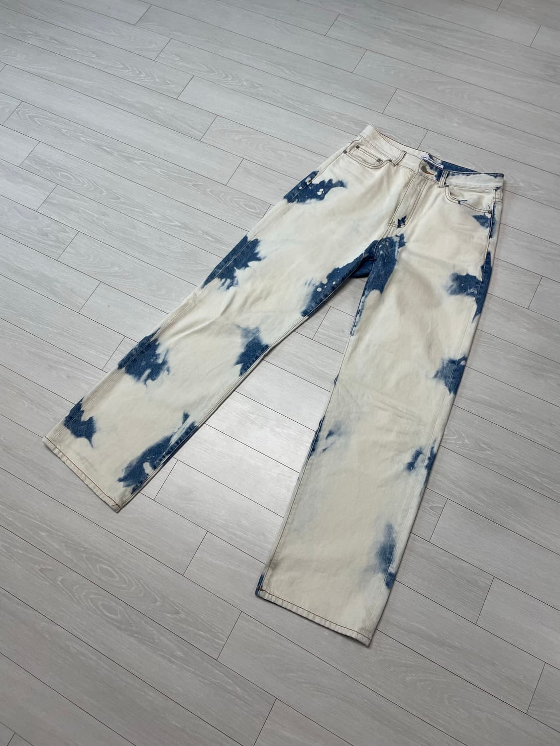 애프디알 Bleached Cloud Washed Jean 상품이미지1