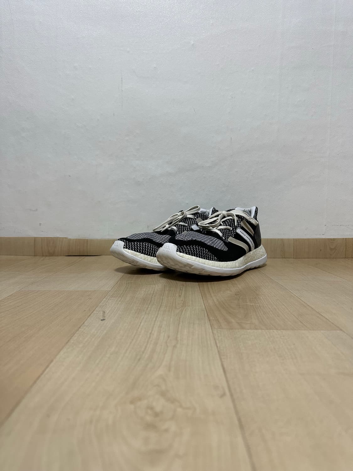 아디다스 Y-3 퓨어부스트 상품이미지1