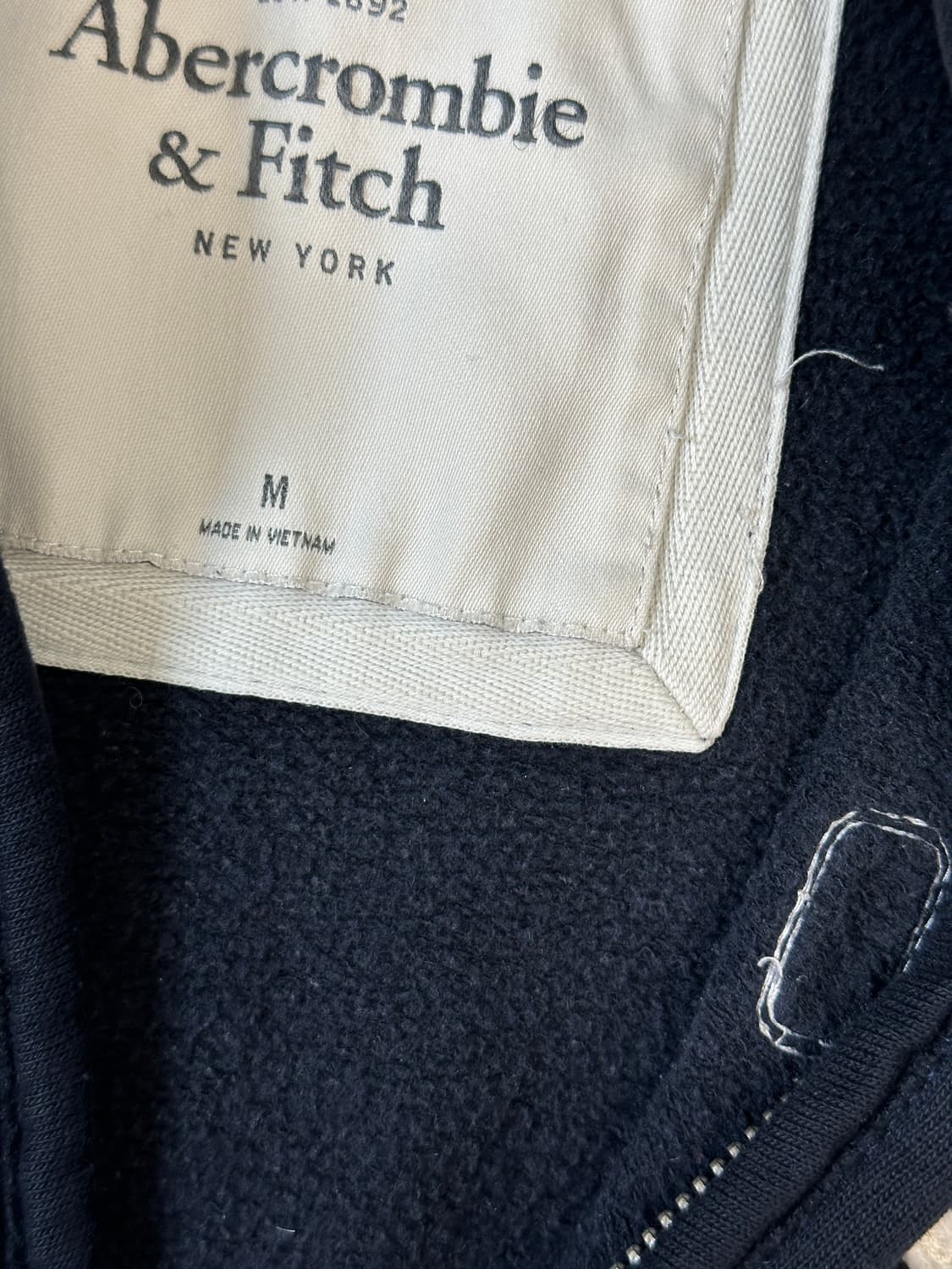 아베크롬비 스펠로고 후드집업 네이비M 상품이미지5