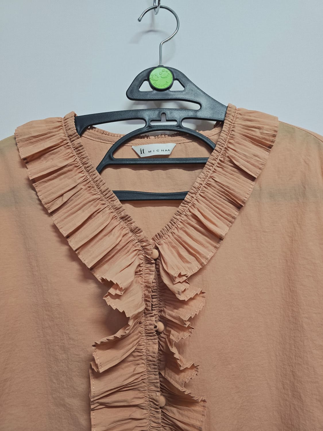 잇미샤 프릴 블라우스 살구색 상품이미지2