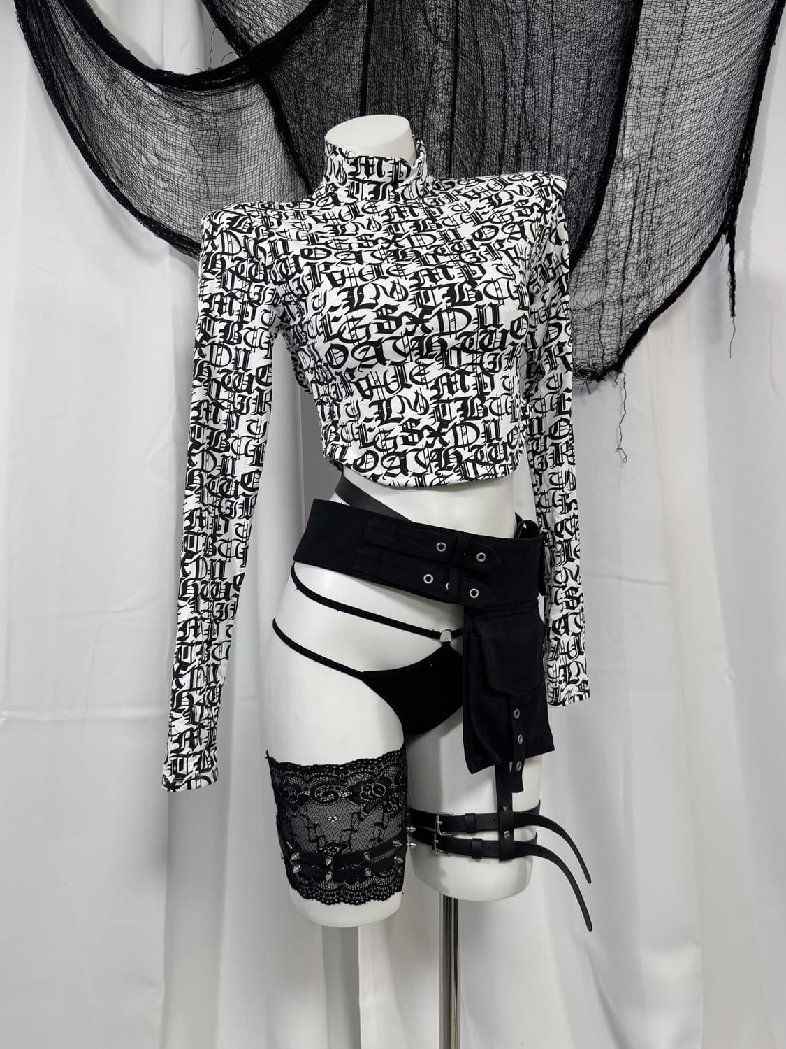 lettering detail turtlenck 상품이미지2