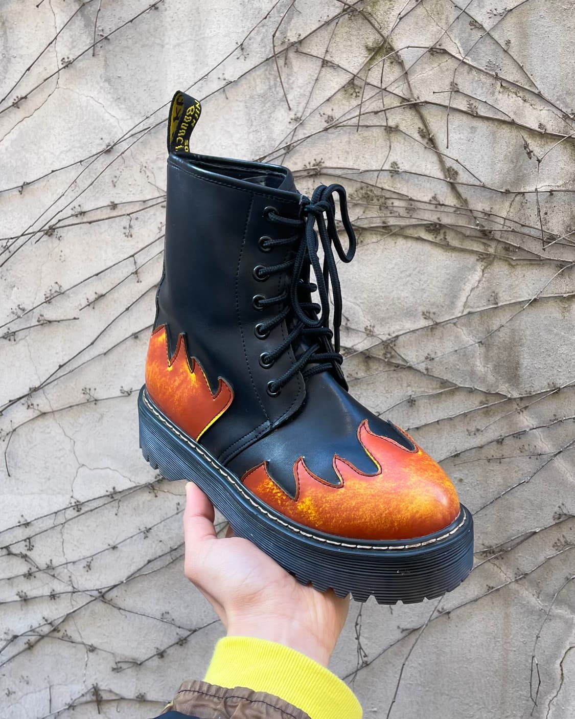 Flame graphic lace-up boot 상품이미지7