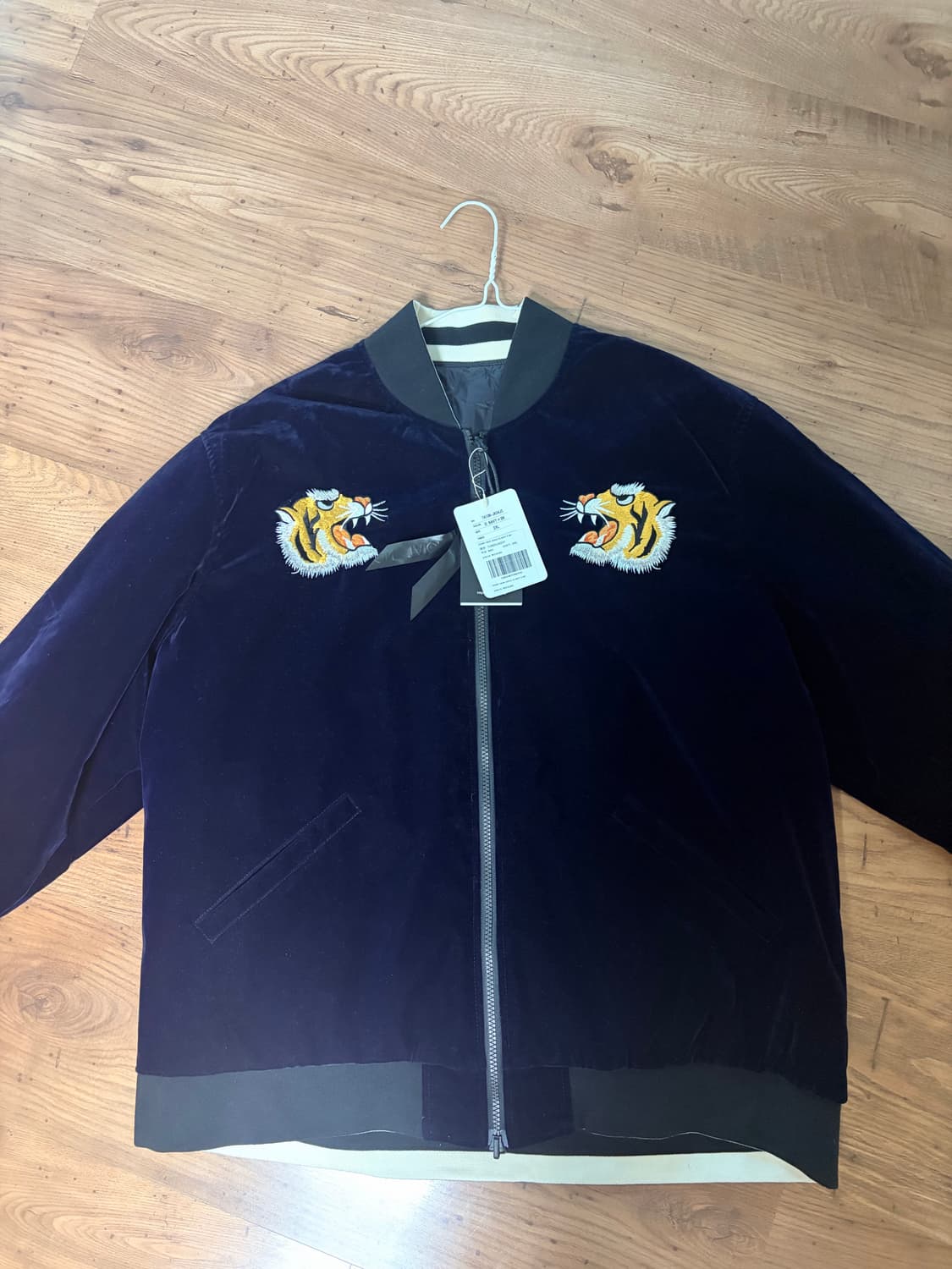 타이온 리버서블 타이거 벨벳 스카쟌 수베니어 자켓 상품이미지1